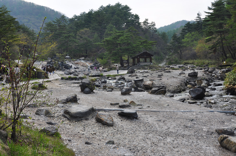 群馬県草津賽の河原の昼と夜 デジタル画像と旅行情報ブログ